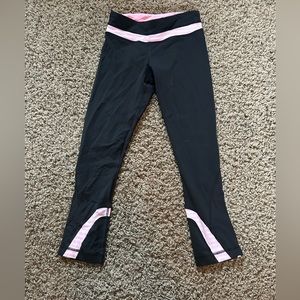 Lululemon pink and black capri leggings